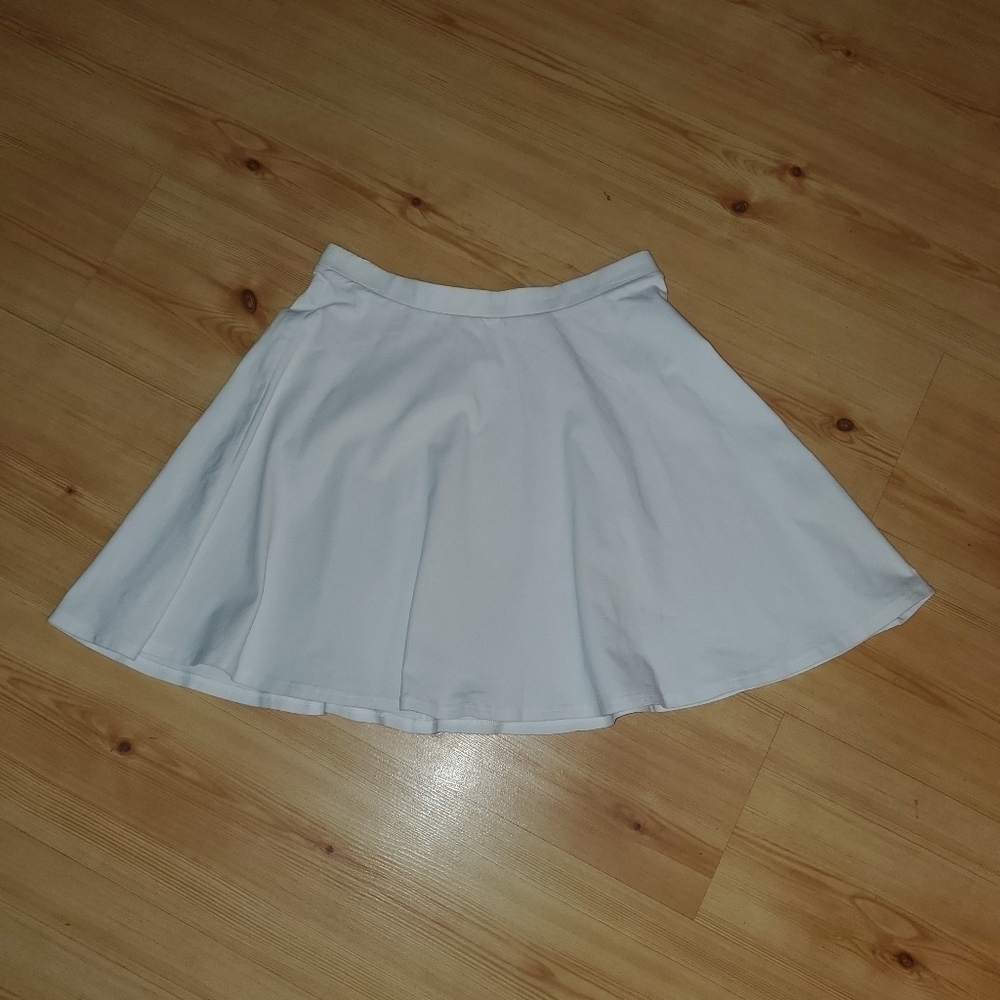Forever 21 Women's Flaired Mini-skirt 😍 - Picture 2 of 5